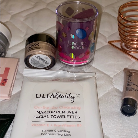 Beauty Bundle! - Picture 5 of 7